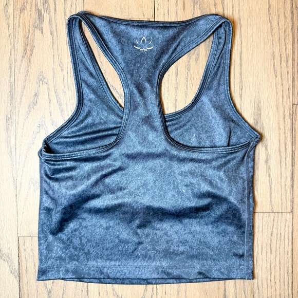 Beyond Yoga First Class Cropped Racerback Tank in Distressed Sheen Navy Blue XS - Picture 8 of 11